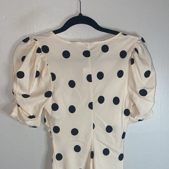 🐆NWT Crème with black polka dots short sleeve midi dress! - Picture 9 of 12